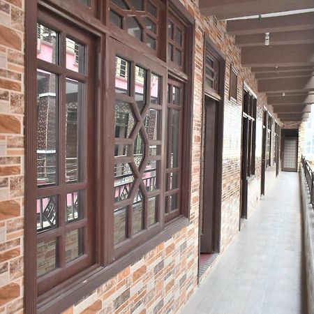 Zara Residence 1 Saidu Sharif Экстерьер фото